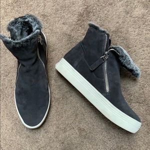 Dolce Vita Tulli boots in Charcoal Suede